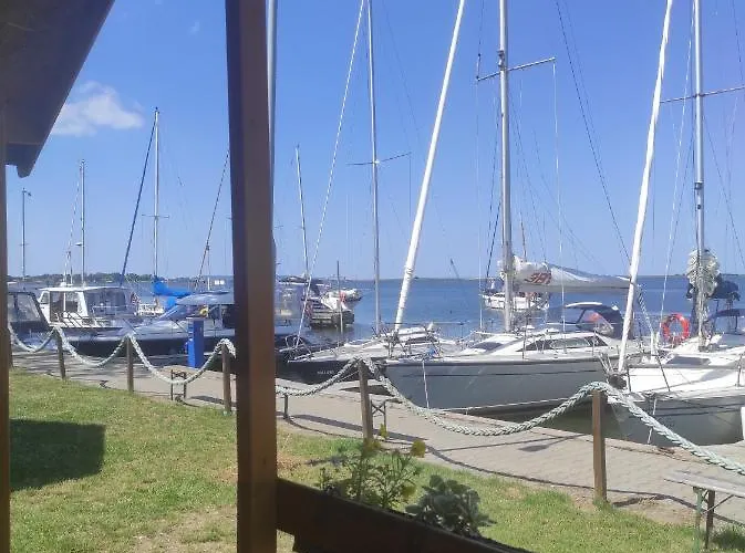 Noclegi Nowe Warpno Сasa de vacaciones *